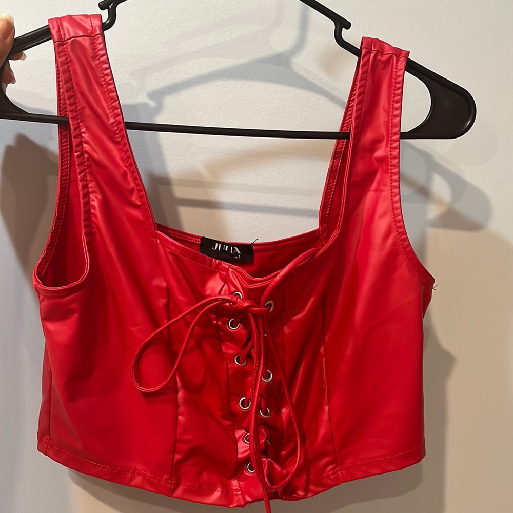 Red reddie top